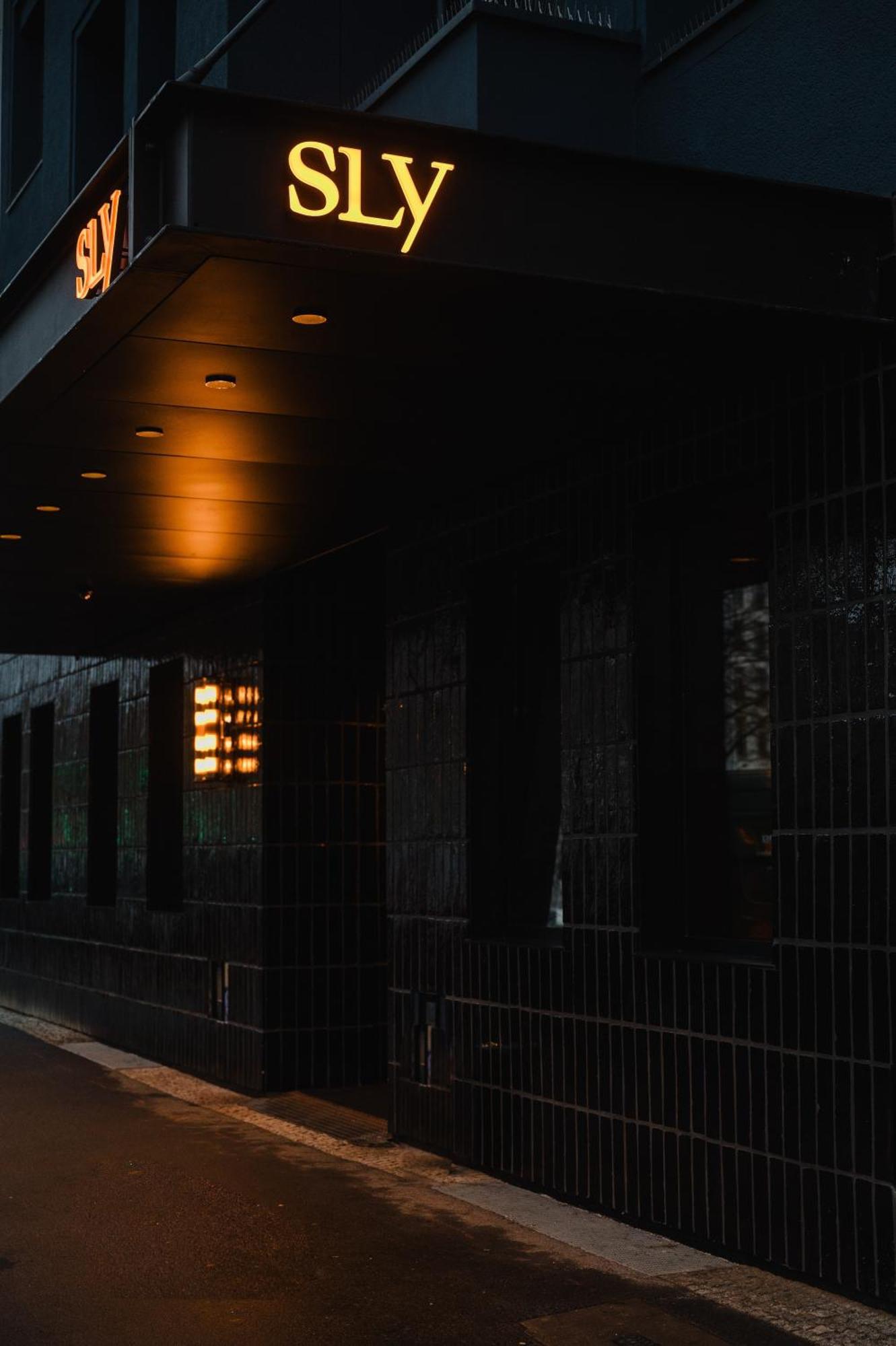 Sly Hotel